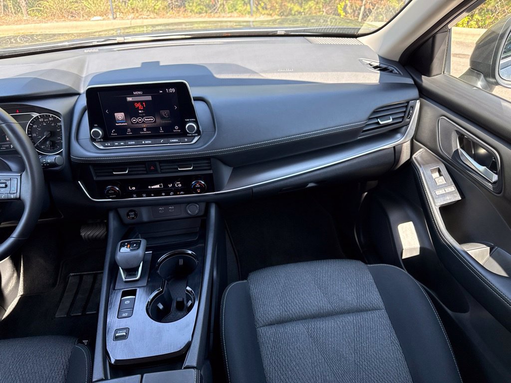 Certified 2026 Nissan Rogue SV FWD image 28
