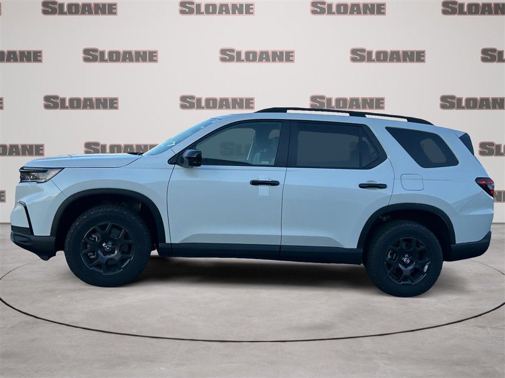 New 2025 Honda Pilot TrailSport image 2