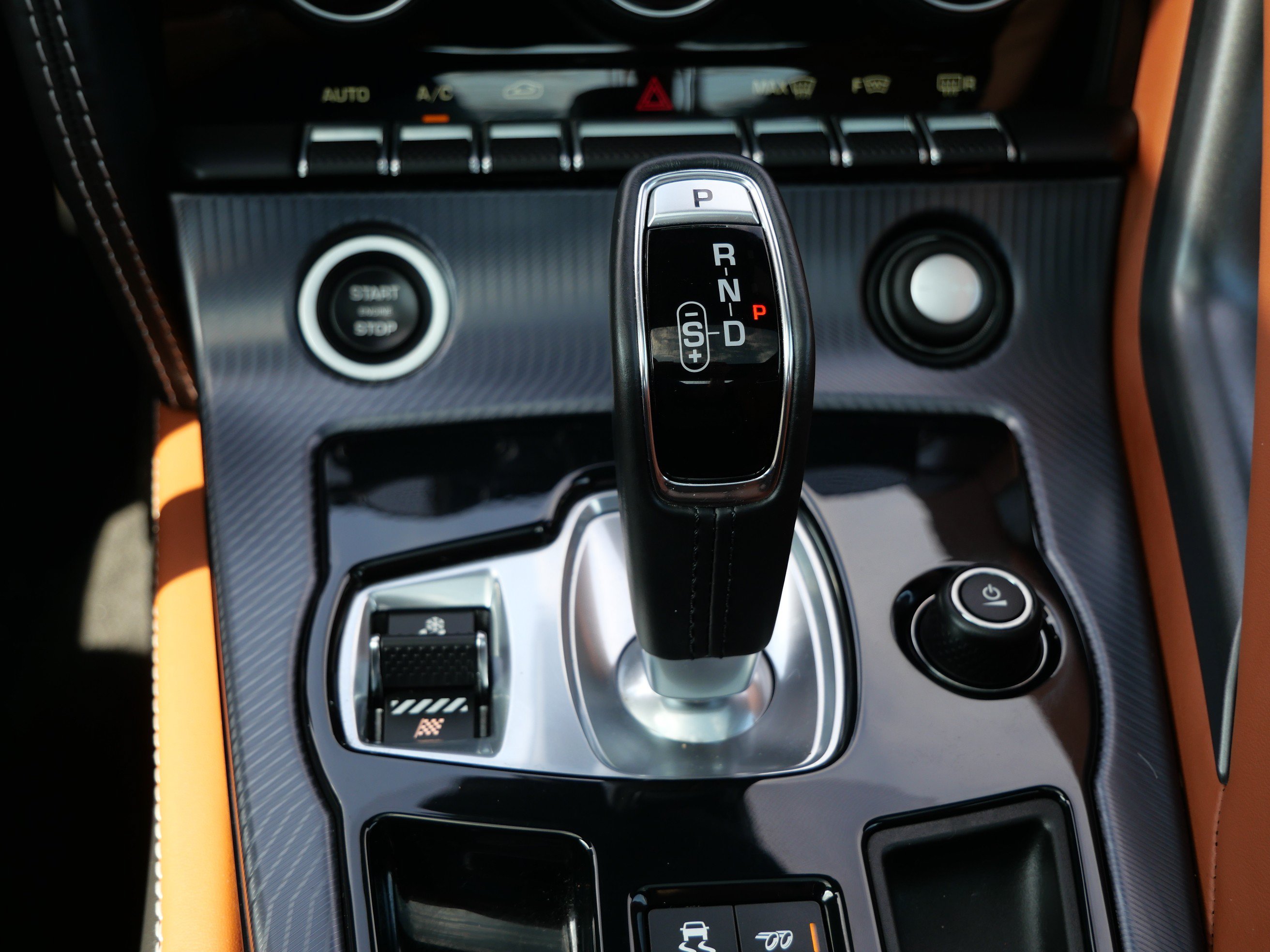 Certified 2023 Jaguar F-TYPE R-Dynamic AWD/4WD image 20