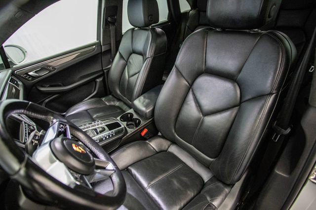 Used 2015 Porsche Macan Turbo image 19