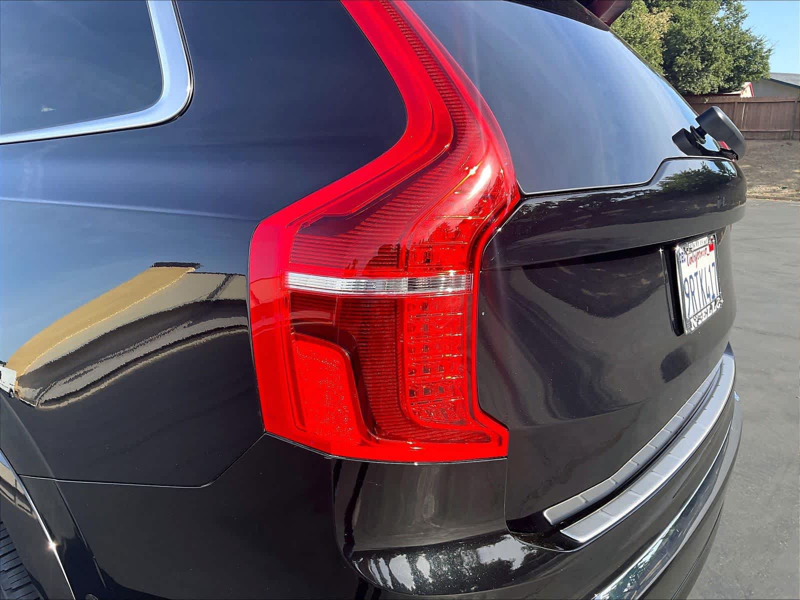 Used 2025 Volvo XC90 T8 Ultra w/ Protection Package Premier AWD/4WD image 32