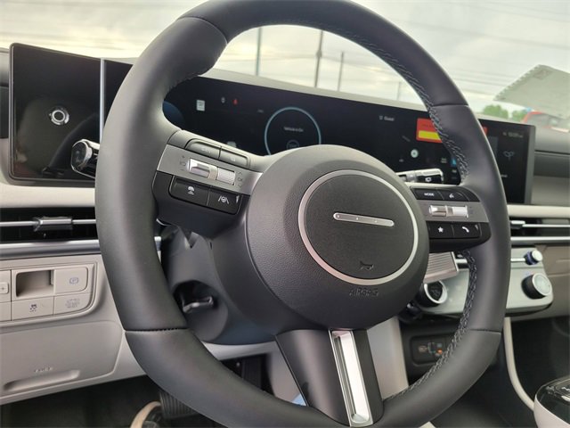 New 2025 Hyundai Tucson Limited image 16