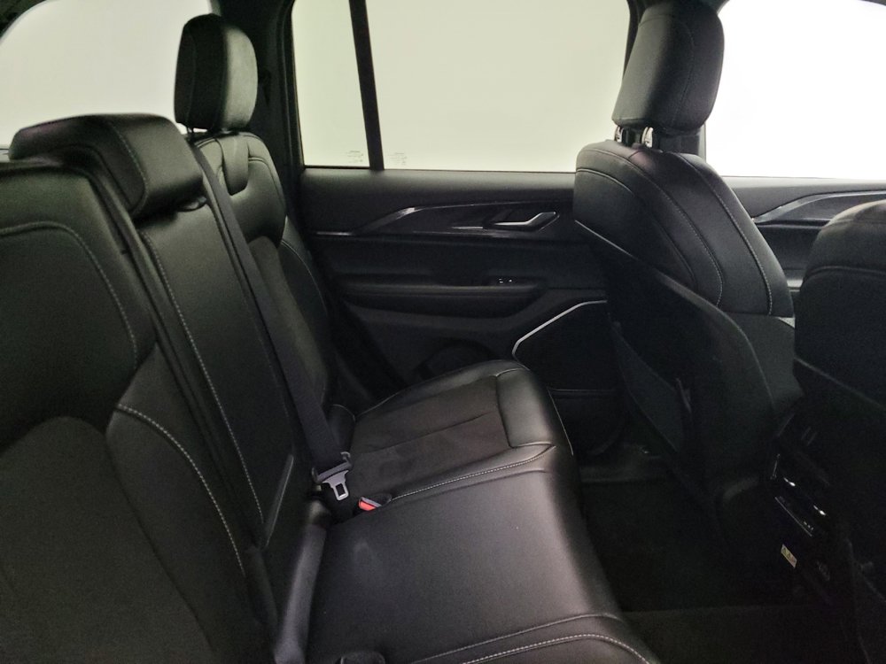 Used 2023 Jeep Grand Cherokee Altitude image 19