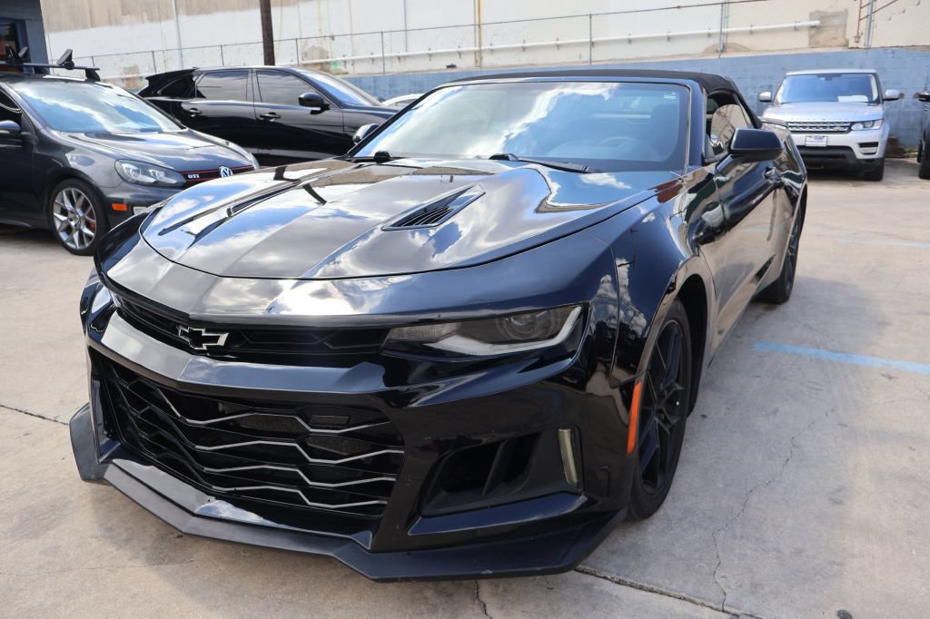 Used 2019 Chevrolet Camaro LT RWD image 3