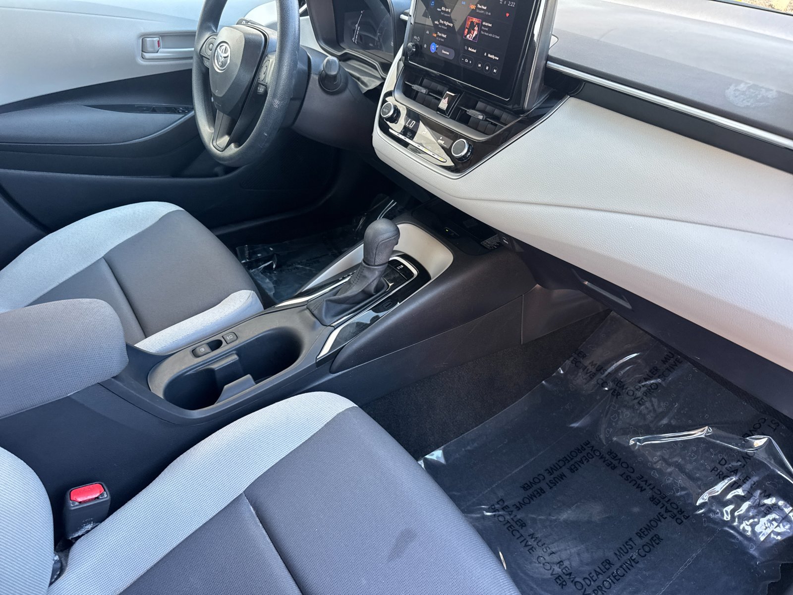 Used 2026 Toyota Corolla LE w/ LE Premium Package FWD image 15