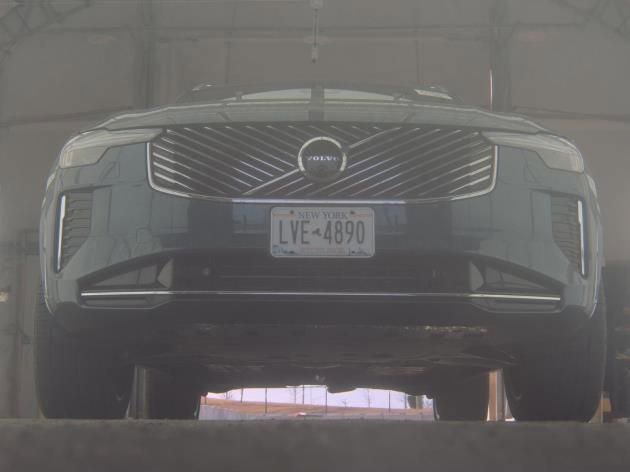 Used 2025 Volvo XC90 B5 Plus AWD/4WD image 3