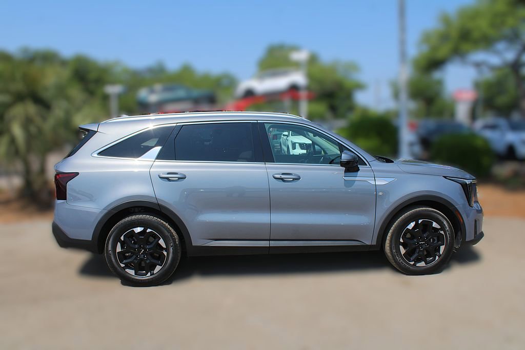 Certified 2025 Kia Sorento S w/ Panoramic Sunroof Package FWD image 5