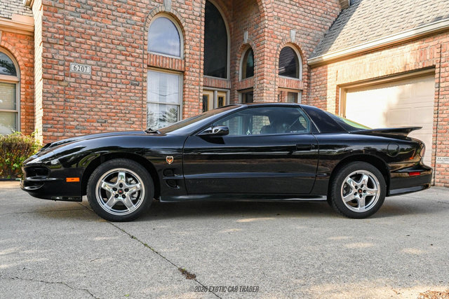 Used 2002 Pontiac Firebird Trans Am RWD image 3