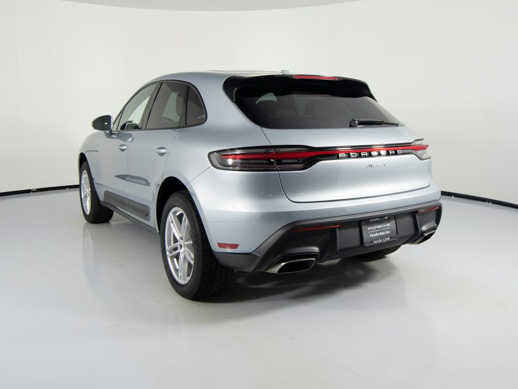 Certified 2025 Porsche Macan image 7