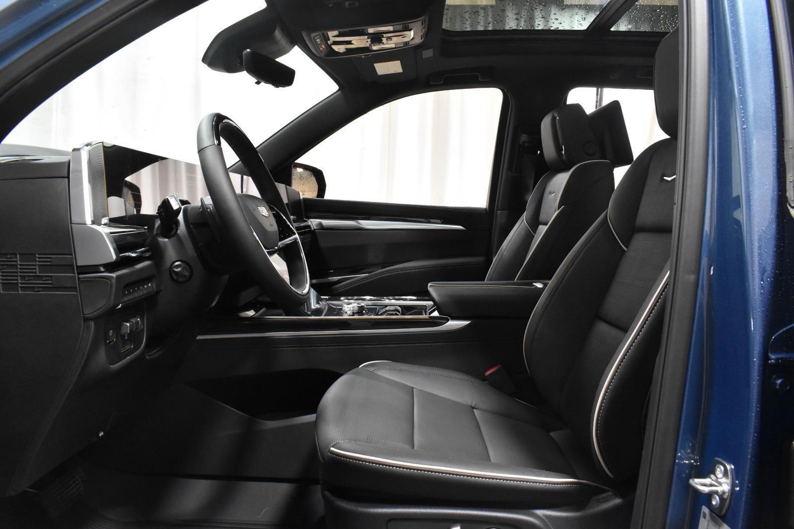 New 2026 Cadillac Escalade Luxury w/ Touring Package image 2