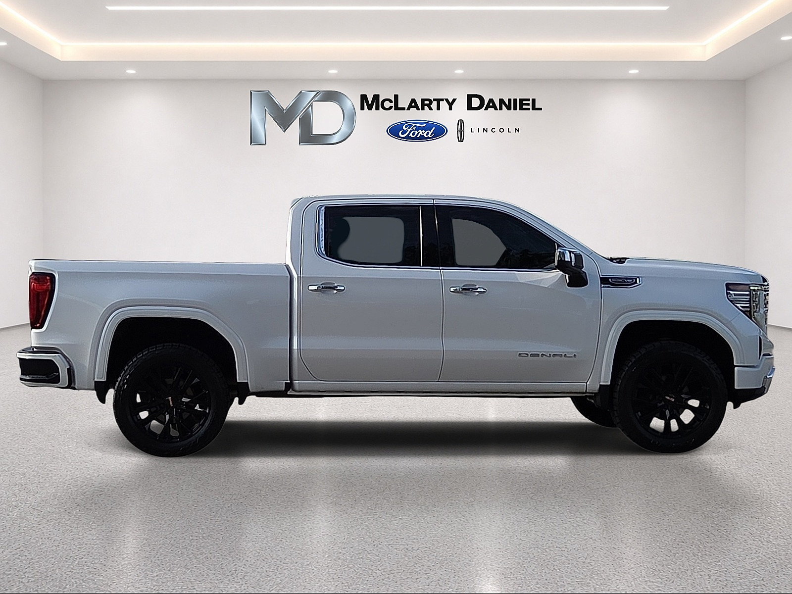 Used 2022 GMC Sierra 1500 Denali w/ Denali Reserve Package AWD/4WD image 6