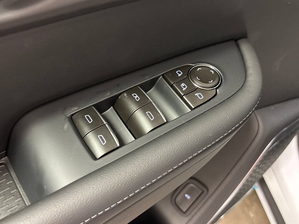 New 2026 Buick Enclave Avenir w/ Super Cruise Package FWD image 24