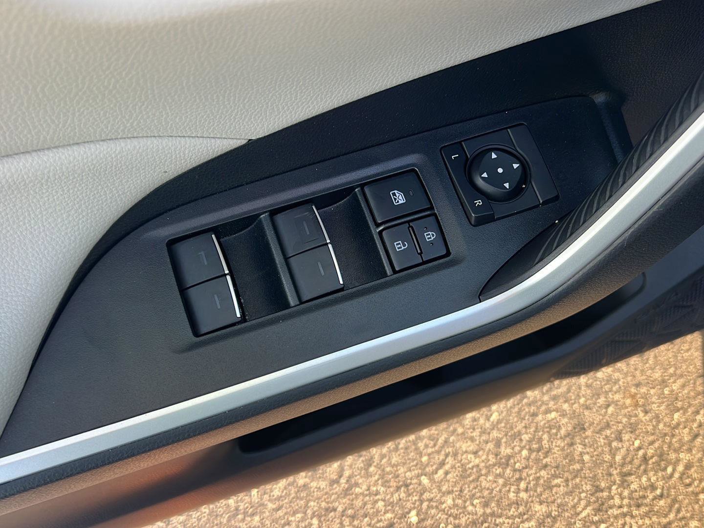 Certified 2022 Toyota RAV4 XLE image 29
