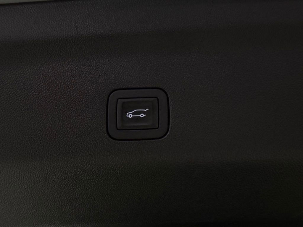 Used 2025 Chevrolet Tahoe Premier image 31