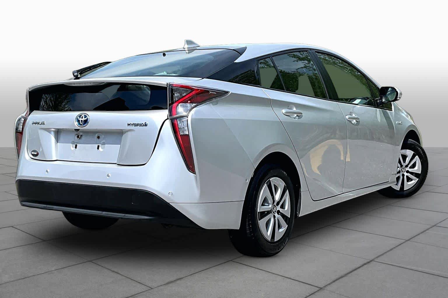 Used 2018 Toyota Prius Two w/ Prius Two Safety Plus Package FWD image 13