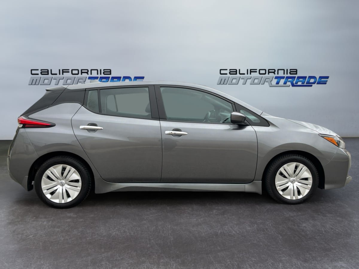 Used 2024 Nissan Leaf S FWD image 4