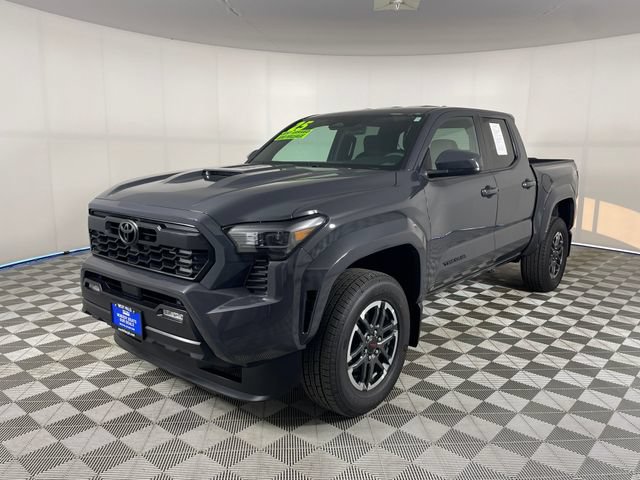 Used 2025 Toyota Tacoma TRD Sport AWD/4WD image 1