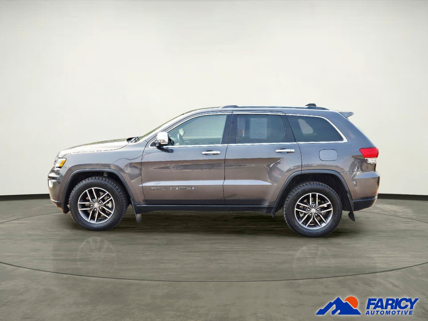 Used 2018 Jeep Grand Cherokee Limited AWD/4WD image 2