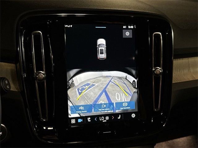 New 2025 Volvo XC40 B5 Core w/ Protection Package Premier image 14