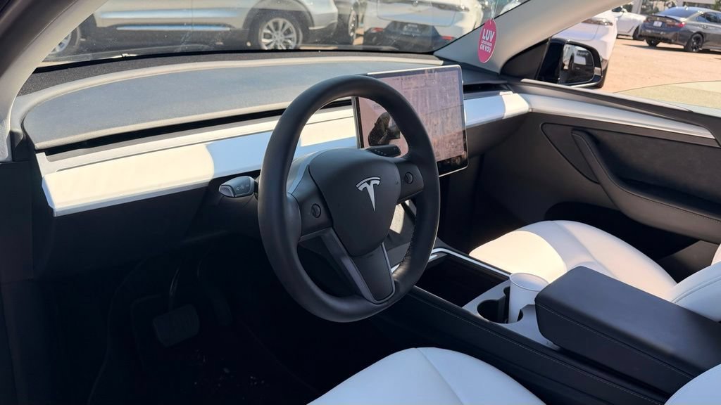 Used 2025 Tesla Model Y Long Range AWD/4WD image 6