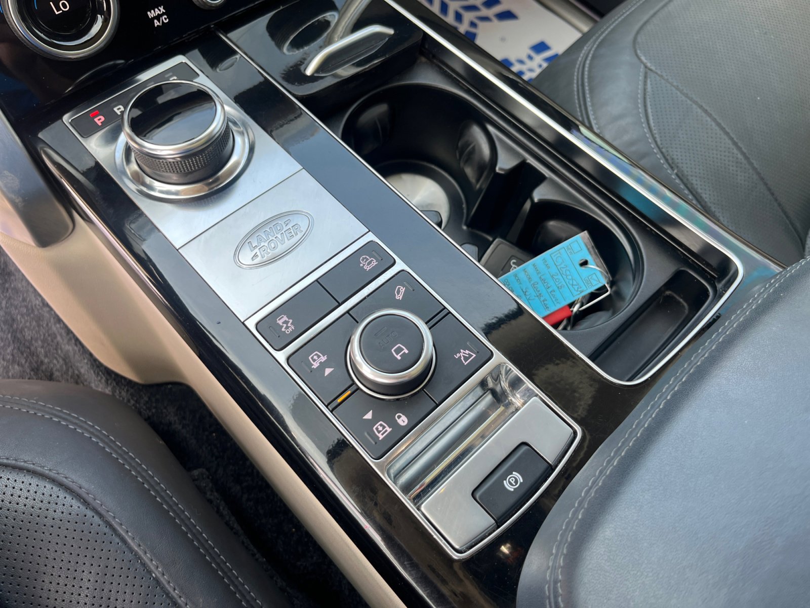 Used 2018 Land Rover Range Rover Long Wheelbase Supercharged image 30