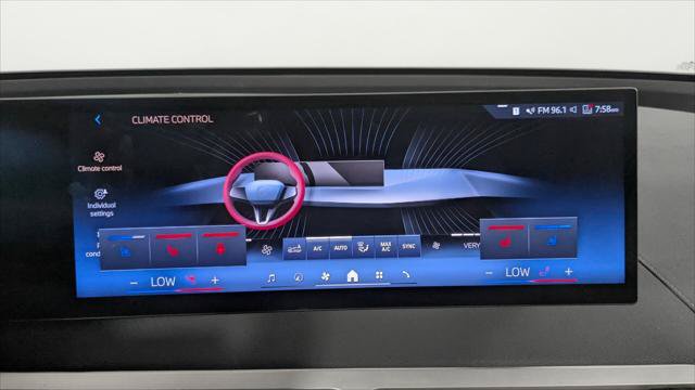 Used 2024 BMW iX xDrive50 w/ Luxury Package AWD/4WD image 30