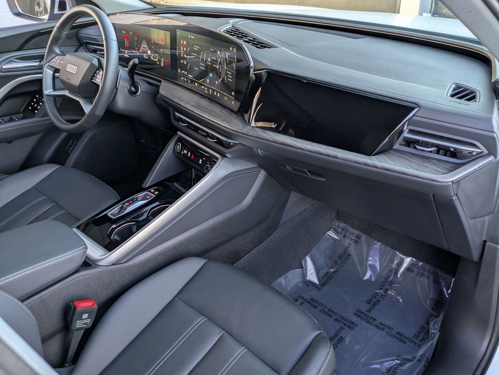 Used 2025 Audi Q5 Premium w/ Convenience Package image 21