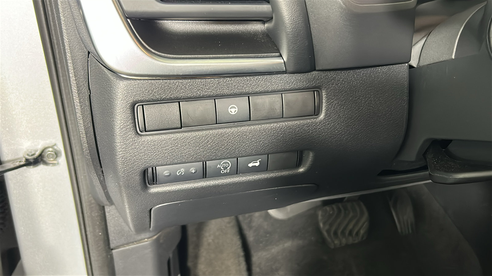 Used 2023 Nissan Rogue SV w/ SV Premium B Package AWD/4WD image 24