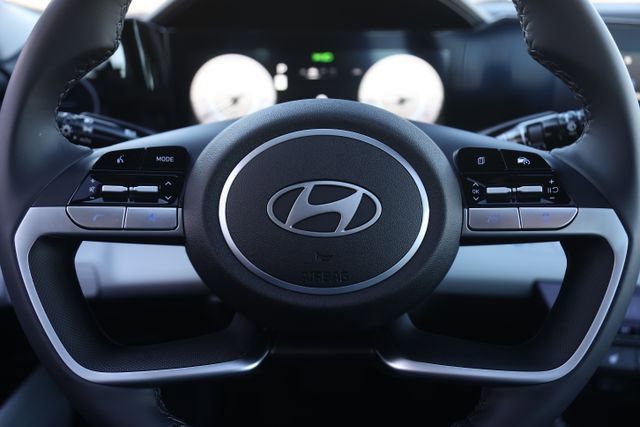 New 2025 Hyundai Elantra Limited image 11