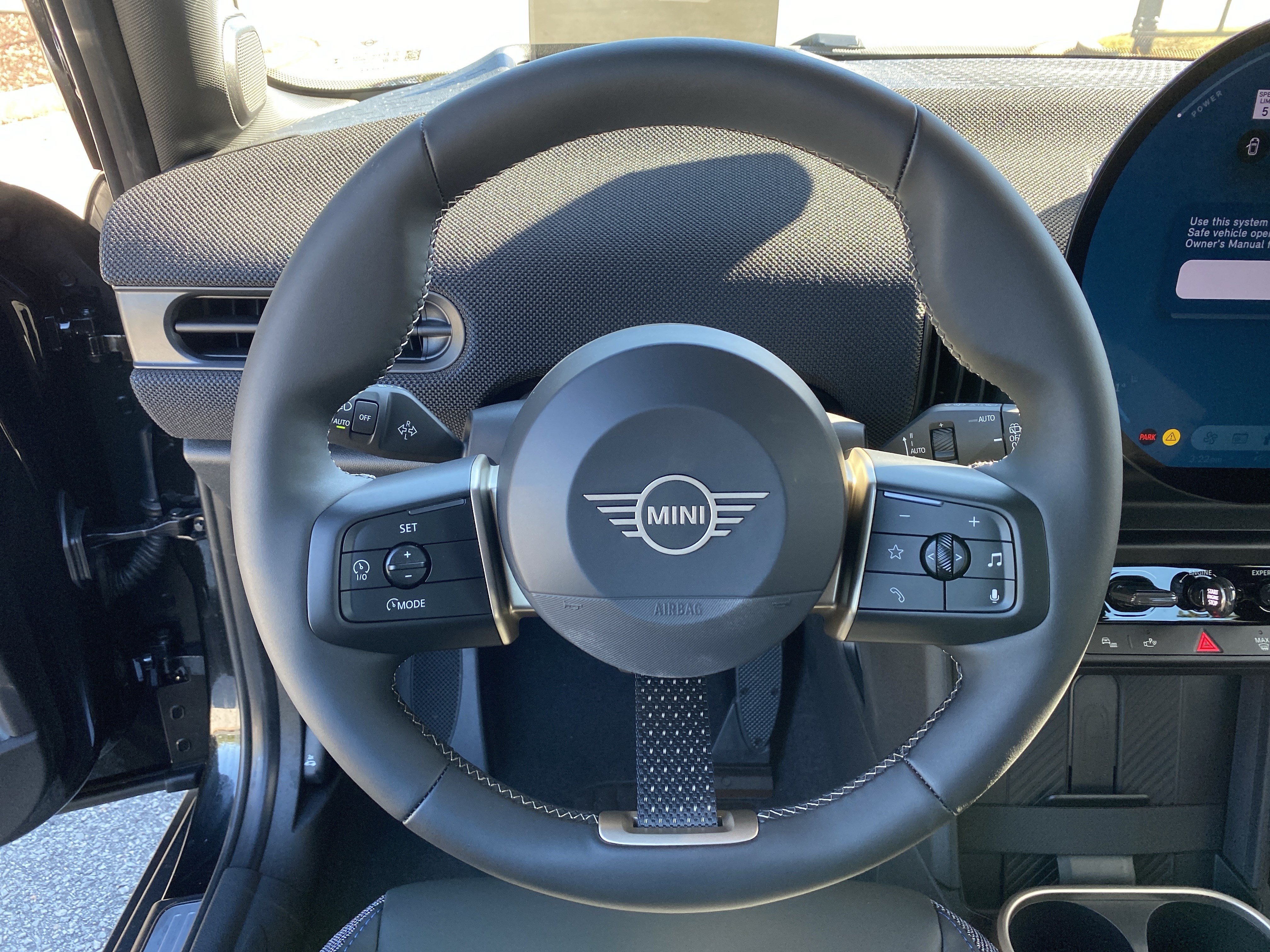 Used 2026 MINI Cooper 4-Door Hardtop FWD image 9