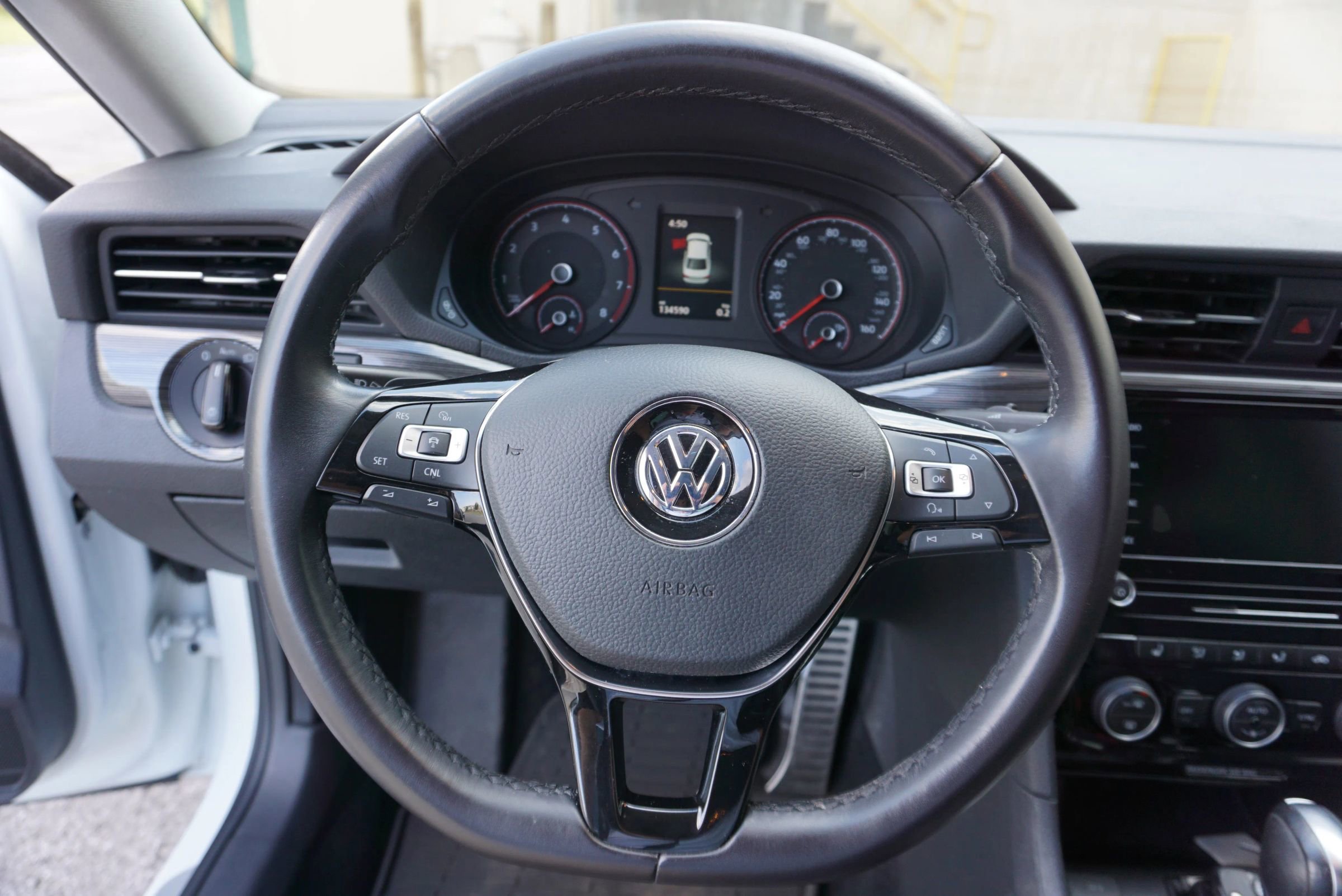 Used 2020 Volkswagen Passat 2.0T R-Line image 23