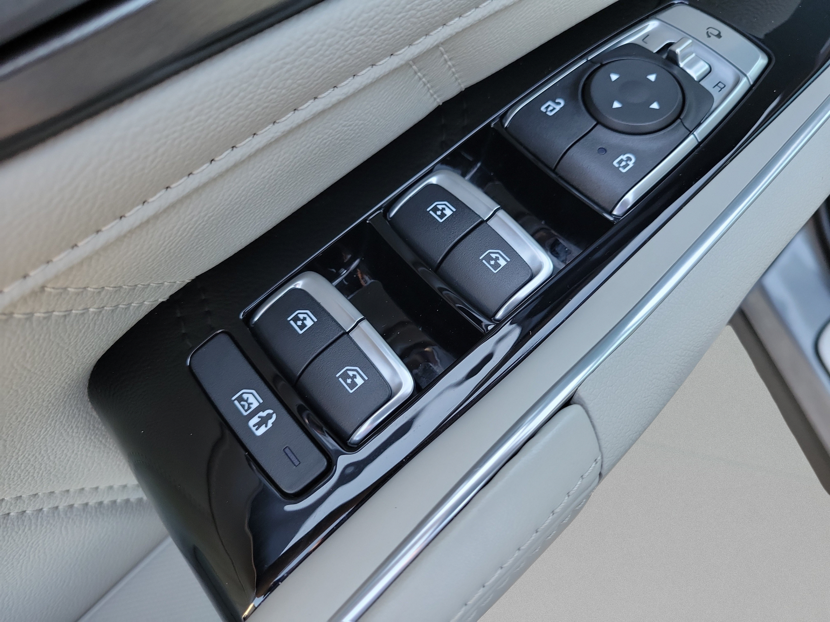 Certified 2021 Kia Sorento SX FWD image 14