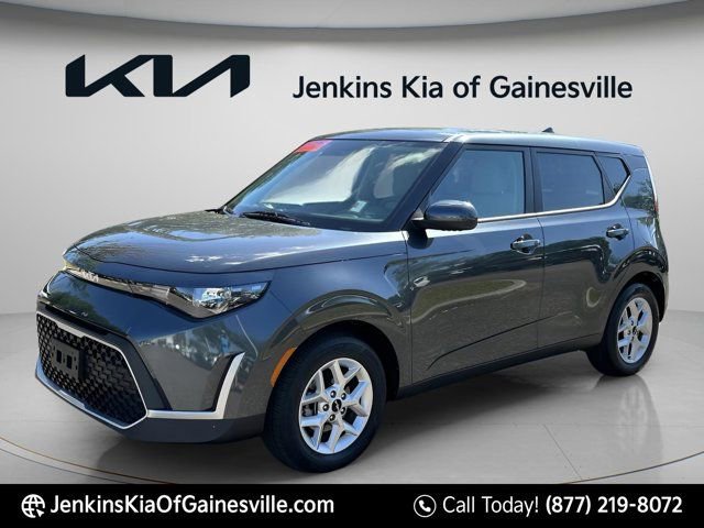 Used 2025 Kia Soul LX w/ LX Technology Package FWD image 6