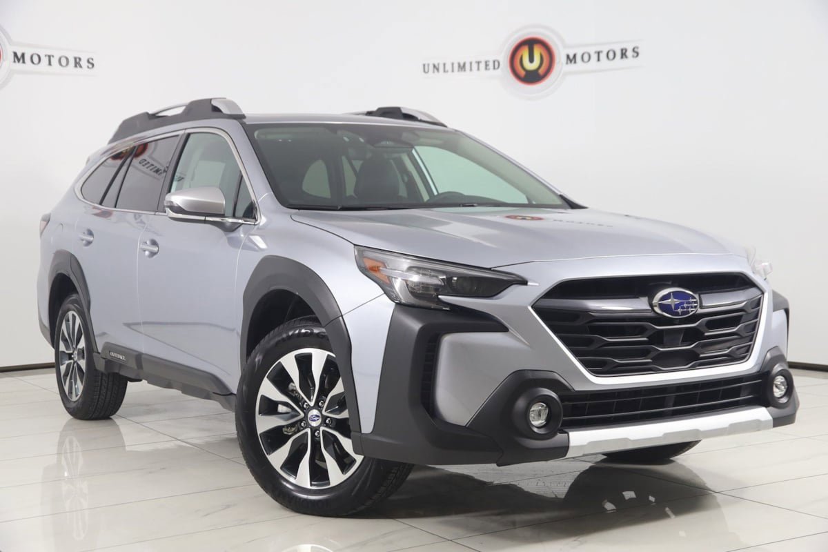 Used 2025 Subaru Outback Touring XT image 1