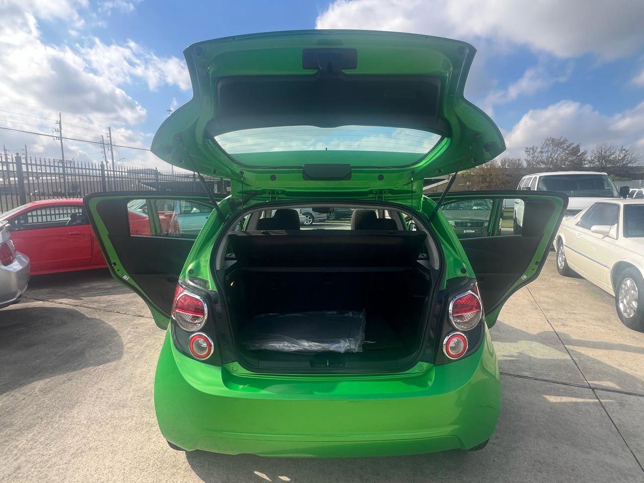 Used 2016 Chevrolet Sonic LT w/ Fun and Sun Package FWD image 37