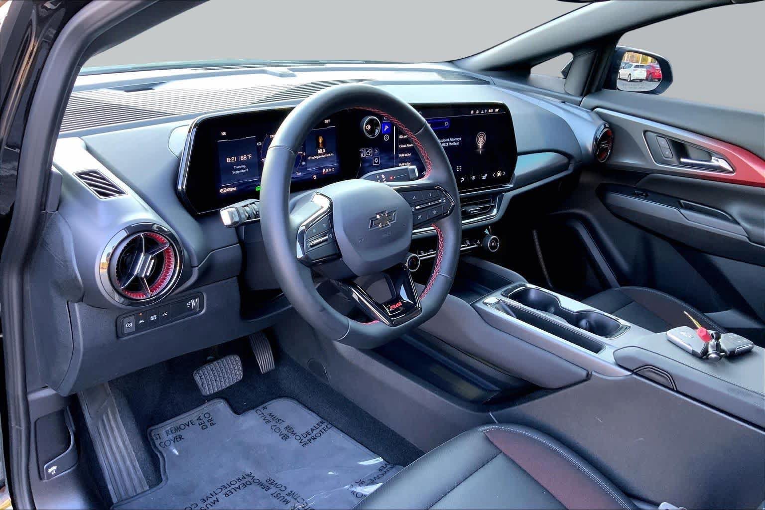 Used 2025 Chevrolet Equinox EV RS FWD image 14