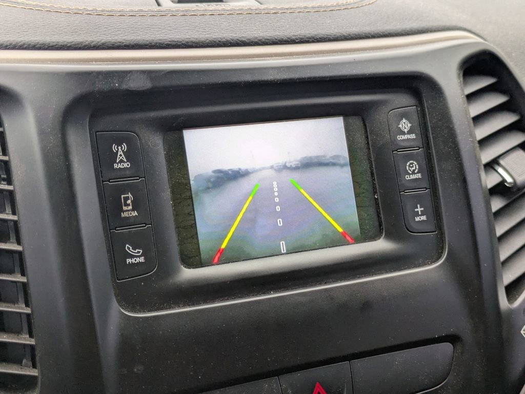 Used 2016 Jeep Cherokee Latitude w/ Cold Weather Group image 2