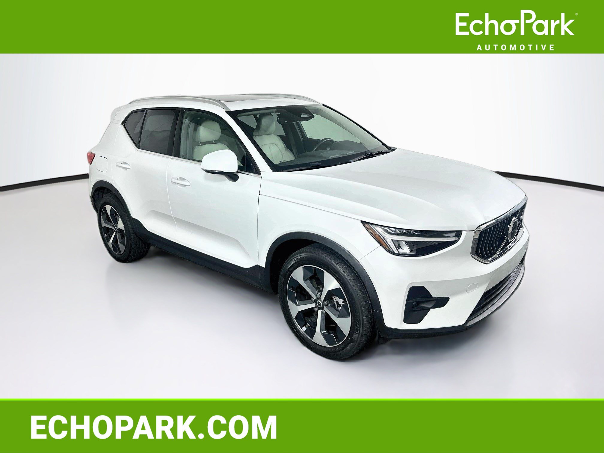 Used 2023 Volvo XC40 B4 Plus w/ Protection Package Premier