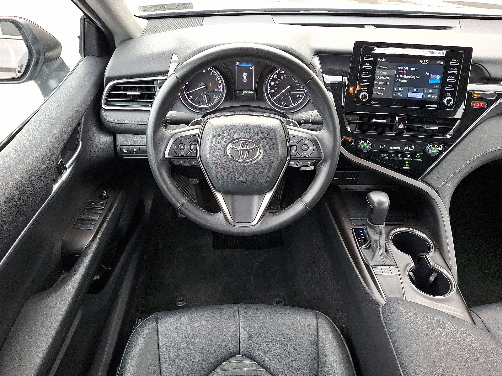 Used 2024 Toyota Camry SE FWD image 12