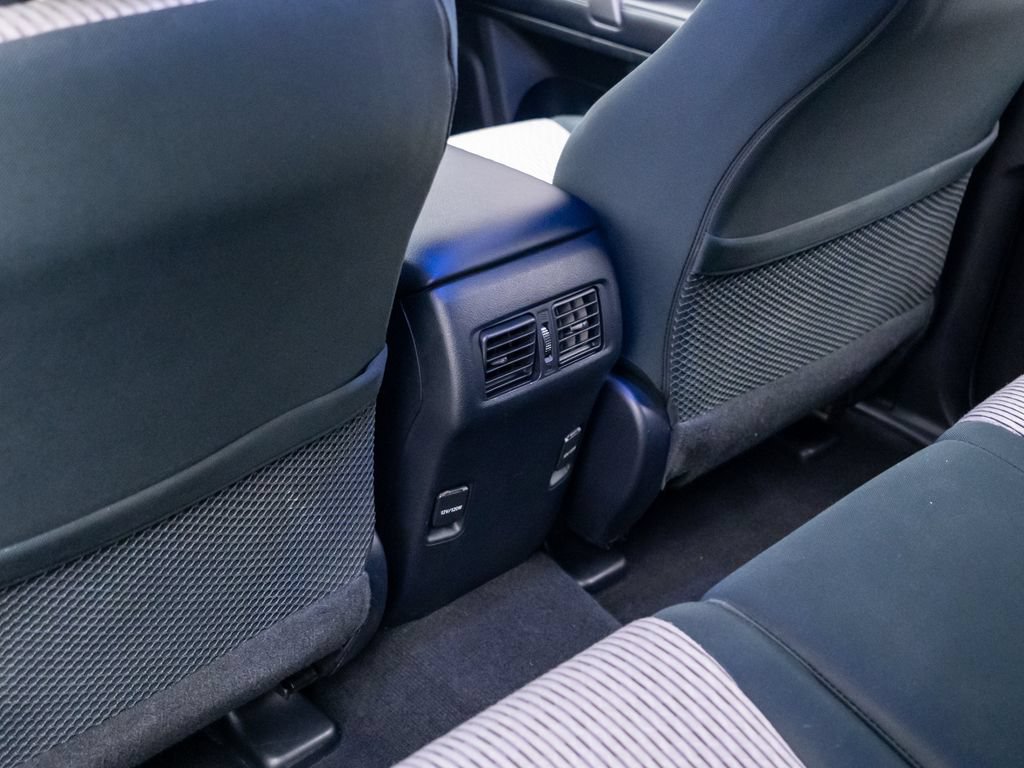 Used 2019 Toyota 4Runner SR5 AWD/4WD image 18