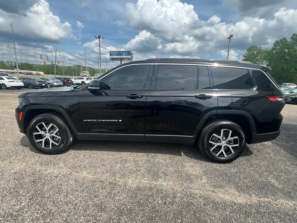 Used 2025 Jeep Grand Cherokee L Limited RWD image 6