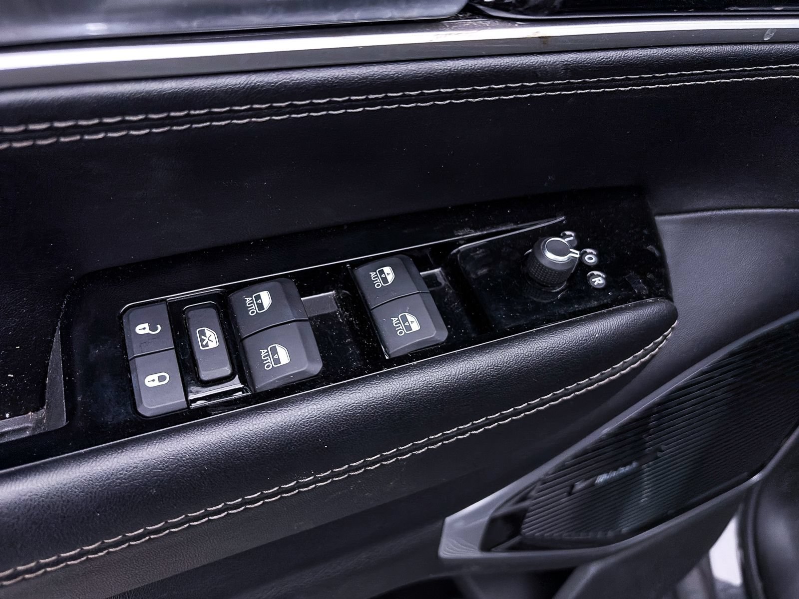 Used 2022 Jeep Wagoneer Series III w/ Premium Group I RWD image 18