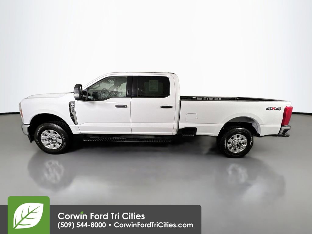 Used 2024 Ford F350 XLT image 6