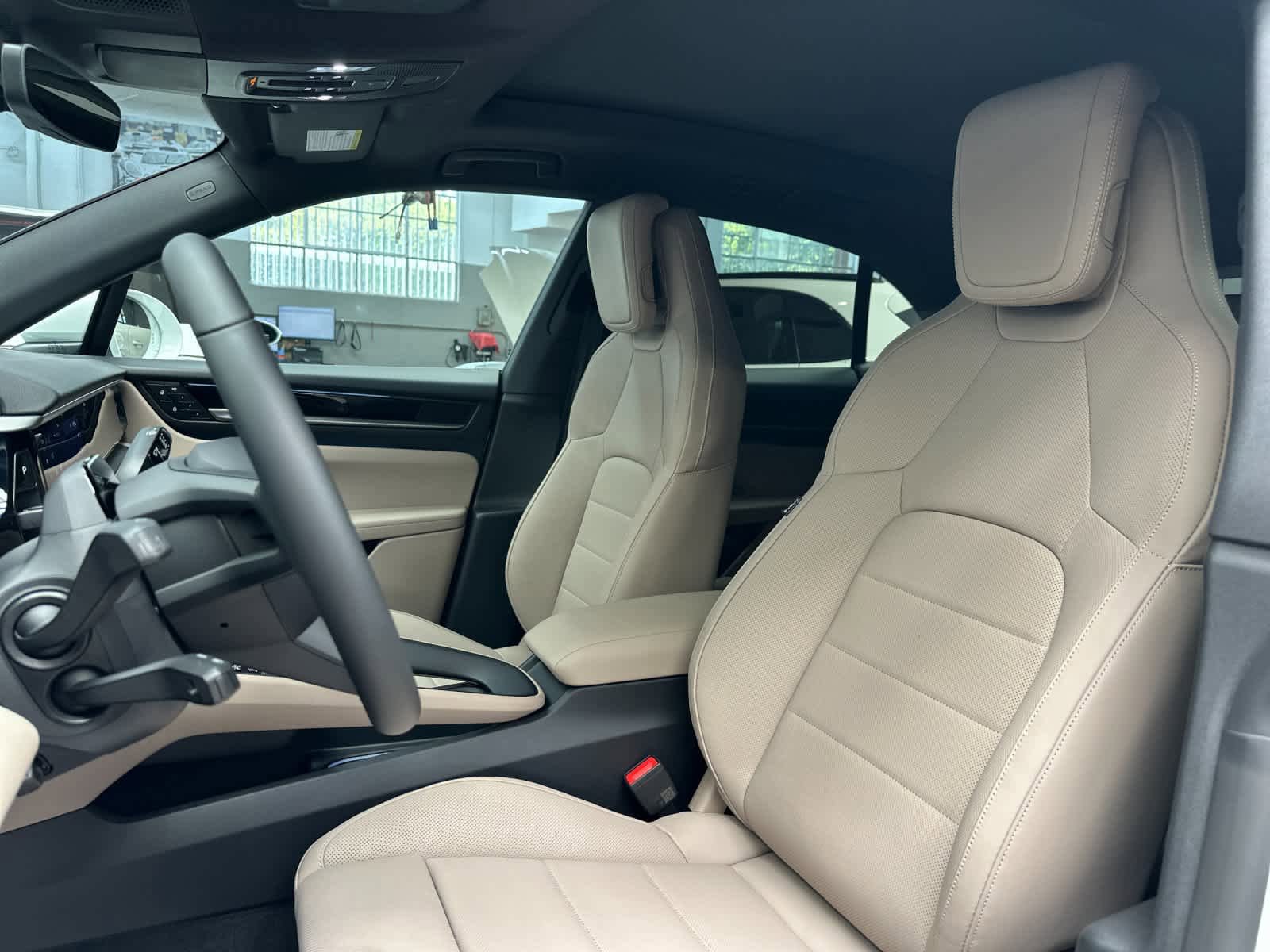 New 2026 Porsche Macan Electric RWD image 5