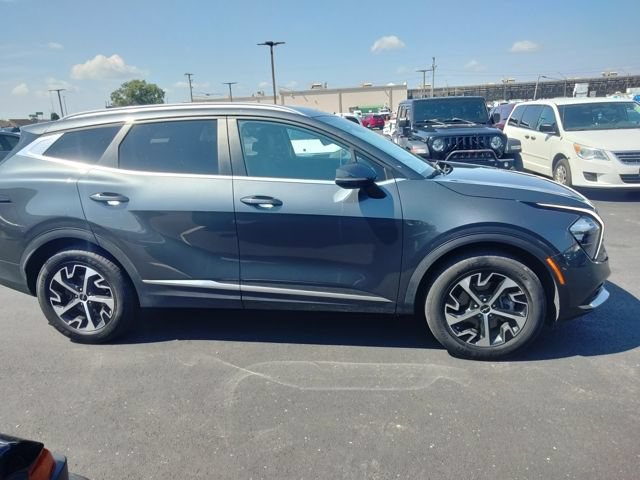 Used 2023 Kia Sportage EX AWD/4WD image 2