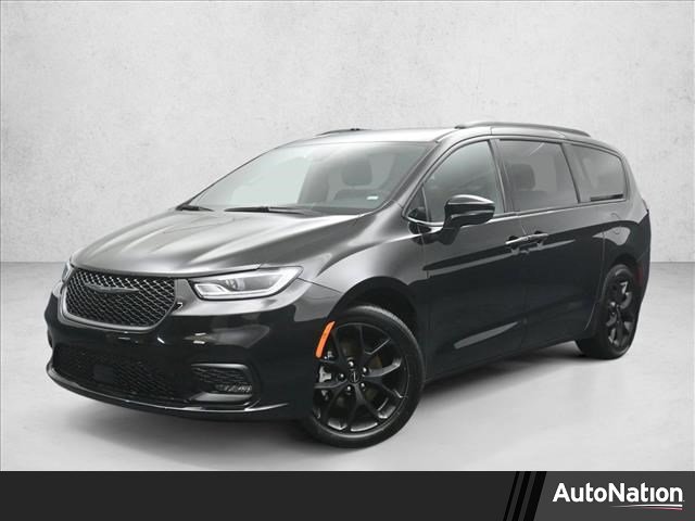 Used 2025 Chrysler Pacifica Limited