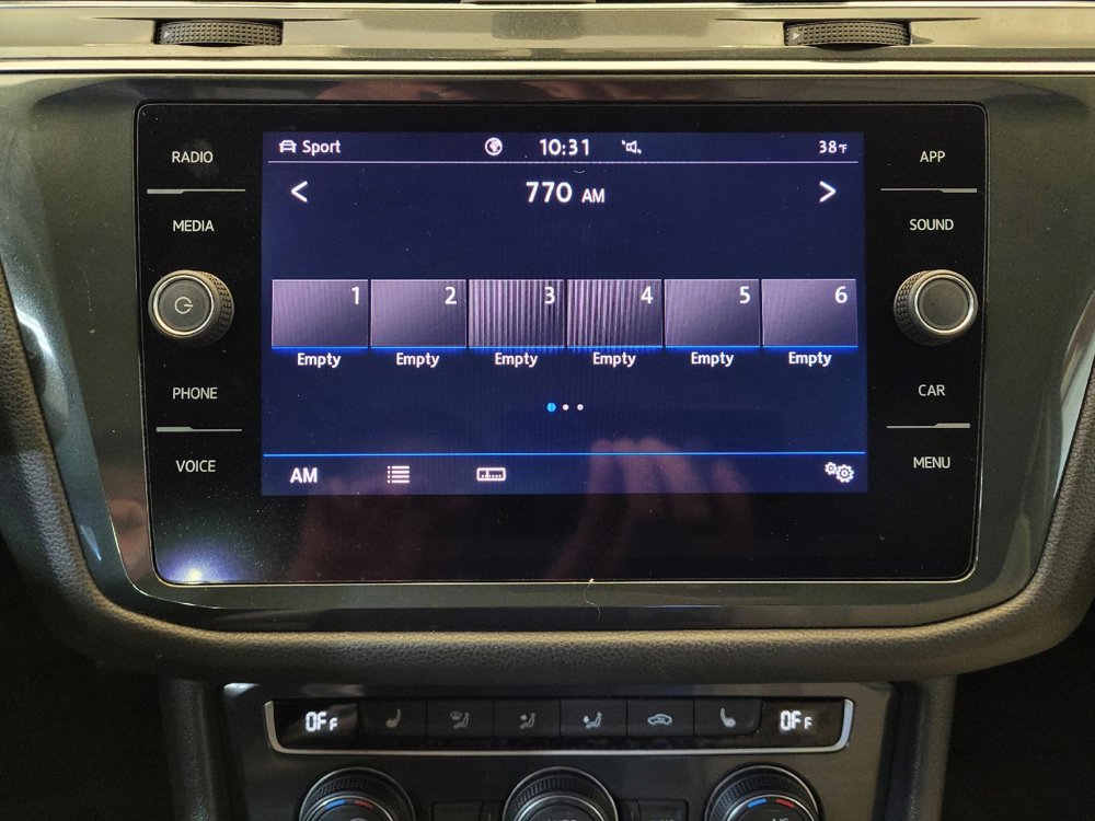 Used 2020 Volkswagen Tiguan SE w/ Panoramic Sunroof Package AWD/4WD image 25