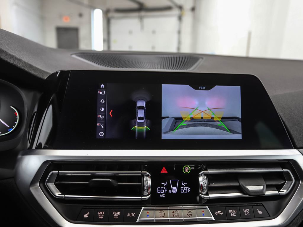 Used 2020 BMW 330i xDrive Sedan w/ Driving Assistance Package image 18