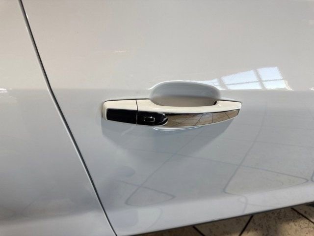 Used 2020 Buick Encore Essence image 12