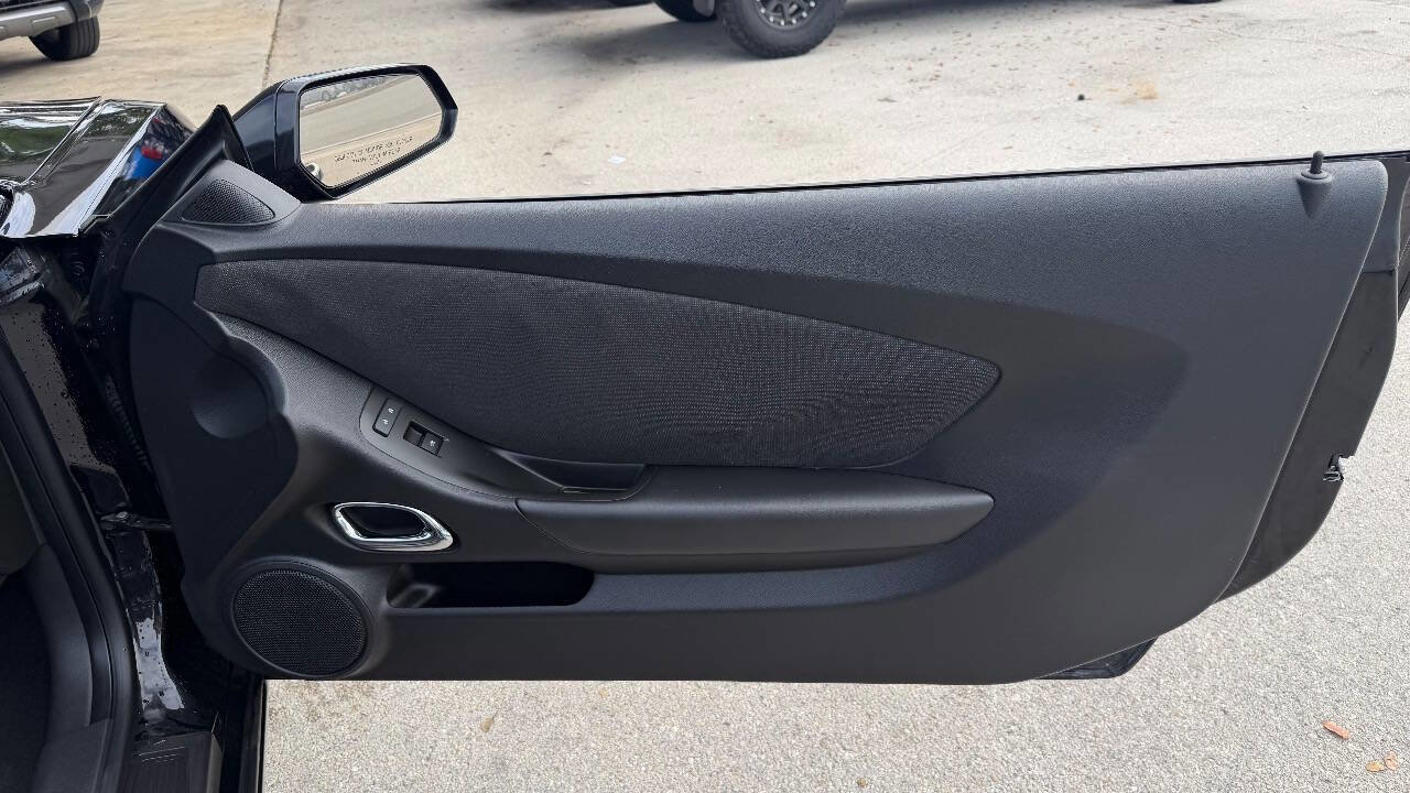 Used 2015 Chevrolet Camaro LT image 21